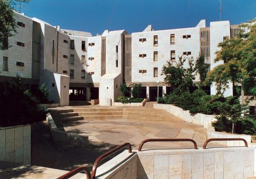 merkaz maale adumim 1
